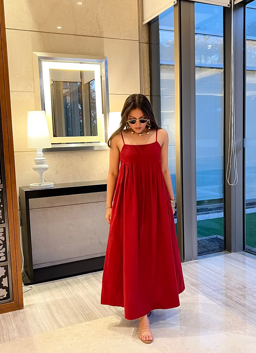 Scarlet serenity